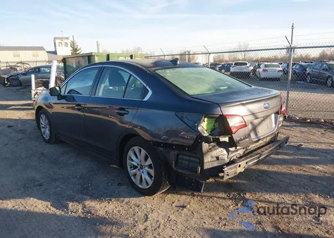 2017 Subaru Legacy 2.5I Premium z USA, uszkodzony, nr VIN 4S3BNAC60H3057793